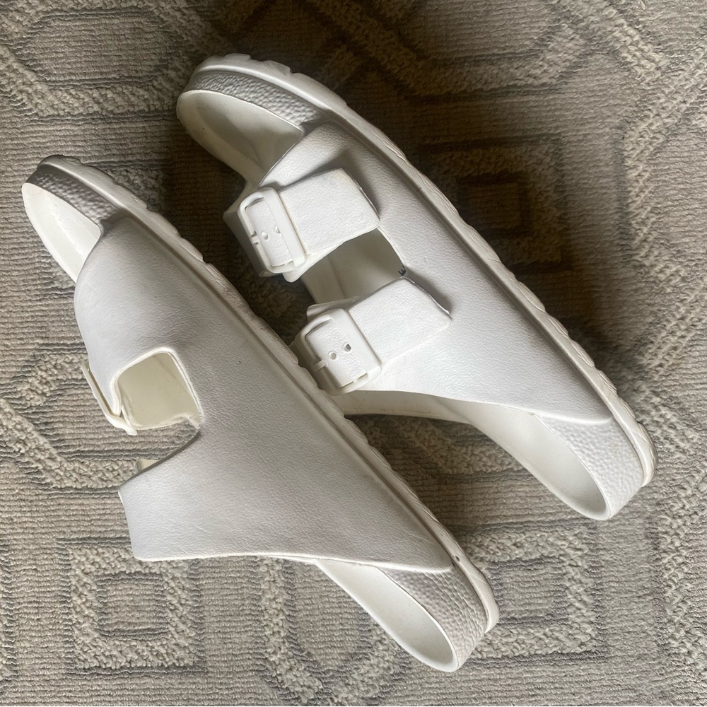 Cushionaire White EVA Sandals - Picture 5 of 11